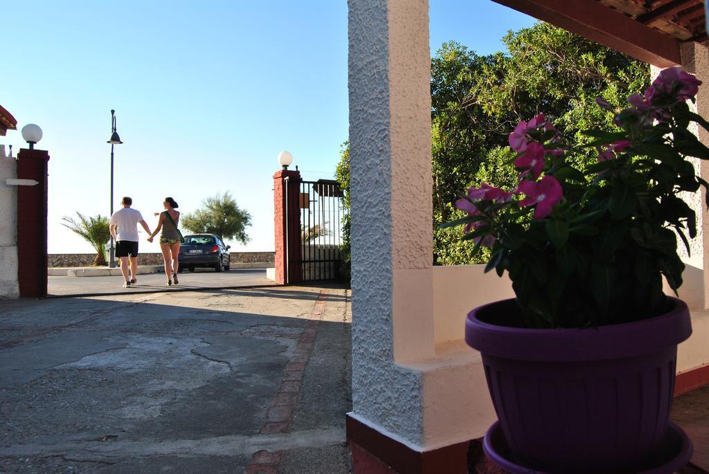 Camping B&B Gioiosa Gioiosa Marea Exterior foto